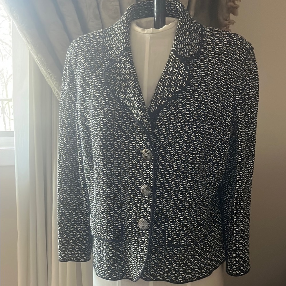 St. John Black and White Blazer with Notched Lapel Tailored Fit